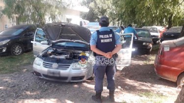 En Bora se encontró la pistola con la que se realizaron los disparos. (Foto Policía Neuquén).-