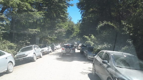 Limitan el estacionamiento en una playa de San Martín para evitar colapso  en la ruta