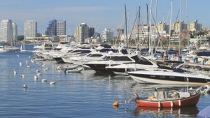 Por qué hay 200 barcos argentinos varados en Punta del Este