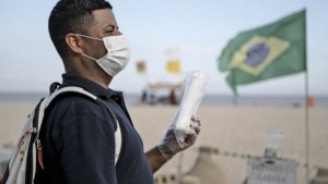 Endurecen restricciones en Brasil: una ciudad decretó toque de queda y ley seca