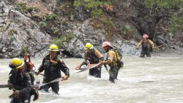 Los brigadistas del Splif optimizaron los trabajos con la lluvia. Foto: gentileza