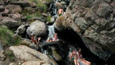 El arroyo termal Aguas Calientas, una de las joyas del norte neuquino, Foto: Campa Club. 