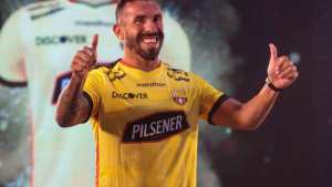 Tevez fue tentado para jugar con el Barcelona de Ecuador la Copa Libertadores