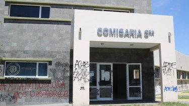 Denuncian brutal golpiza de la policía a un joven en una comisaría de Roca