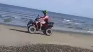 Video: alerta en Las Grutas por la circulación de cuatriciclos en costas no habilitadas