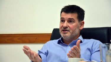 El ministro Juan José Deco fue trasladado a una clínica neurológica del barrio de Nuñez. Foto: Marcelo Ochoa.