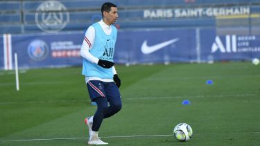 El rosarino dio positivo en su regreso a los entrenamientos con el conjunto francés.