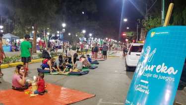 La peatonal en el centro se replicará en el Centro Cultural del Oeste de Neuquén al caer la tarde