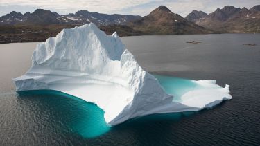 El témpano se separó de la plataforma de hielo al este de la península antártica y, en su momento, medía 5.800 kilómetros cuadrados.