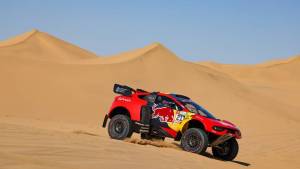 Loeb aventajó a Al-Attiyah en la séptima etapa del Dakar
