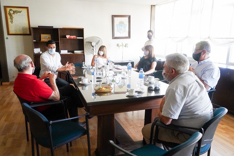 El vicegobernador se reunió con dirigentes de las pymes locales. Foto: gentileza.