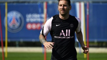 Messi no estará presente en el partido ante el Brest. 