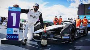 De Vries y Mortara ganaron en el estreno de la Fórmula E