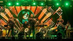 A todo ritmo comenzó la Fiesta Nacional de la Pera en Allen; hoy La Delio Valdéz