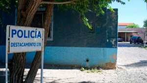 Se despertaron de la siesta y tenían tres delincuentes armados en su casa, en Roca