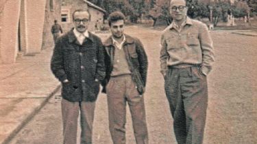 Los tres Sabato, en el Centro Atómico de Bariloche,  cuna de esta tecnología, en una imagen histórica única de 1960, gentileza de la prestigiosa historiadora Hilsa Sabato, hija de Jorjón Sabato