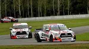 Las camionetas postergaron el estreno del certamen