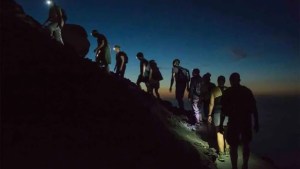 Se viene un nuevo trekking nocturno bajo la luna llena en Neuquén