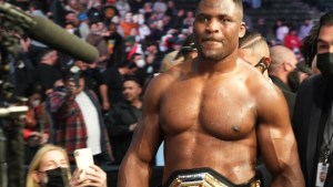 Ngannou, nuevo rey de los pesos pesados en UFC