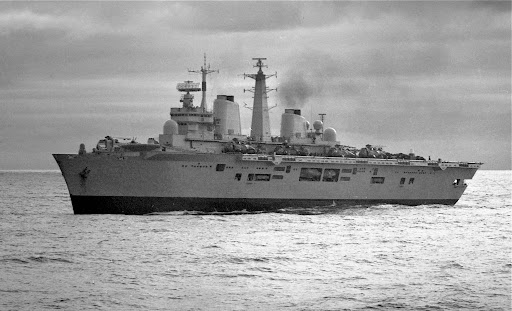 El HMS Invincible en la Guerra de Malvinas. 