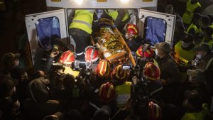 Tristeza por la muerte del niño marroquí que estuvo atrapado en un pozo durante 5 días