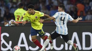 Montiel cumplió contra Colombia, ¿se ganó el puesto?