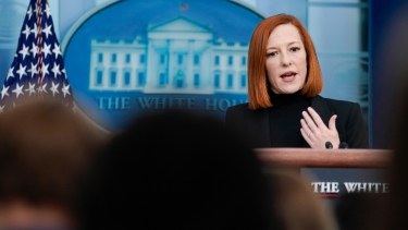 La secretaria de prensa de la Casa Blanca, Jen Psaki, habla durante una conferencia de prensa en la Casa Blanca en Washington.
