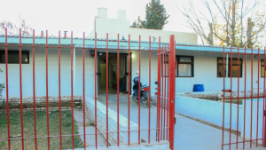 Prohíben tops y otras prendas en un polémico  reglamento de vestimenta de un secundario de Río Negro