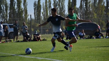 Cipo se enfrentó hoy a Maronese en otro amistoso. Fotos: gentileza Giuliana Ruíz Díaz, prensa Cipolletti