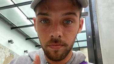 Santiago Maratea, el joven influencer que recaudó más de 100 millones de pesos para ayudar a combatir los incendios en Corrientes. 