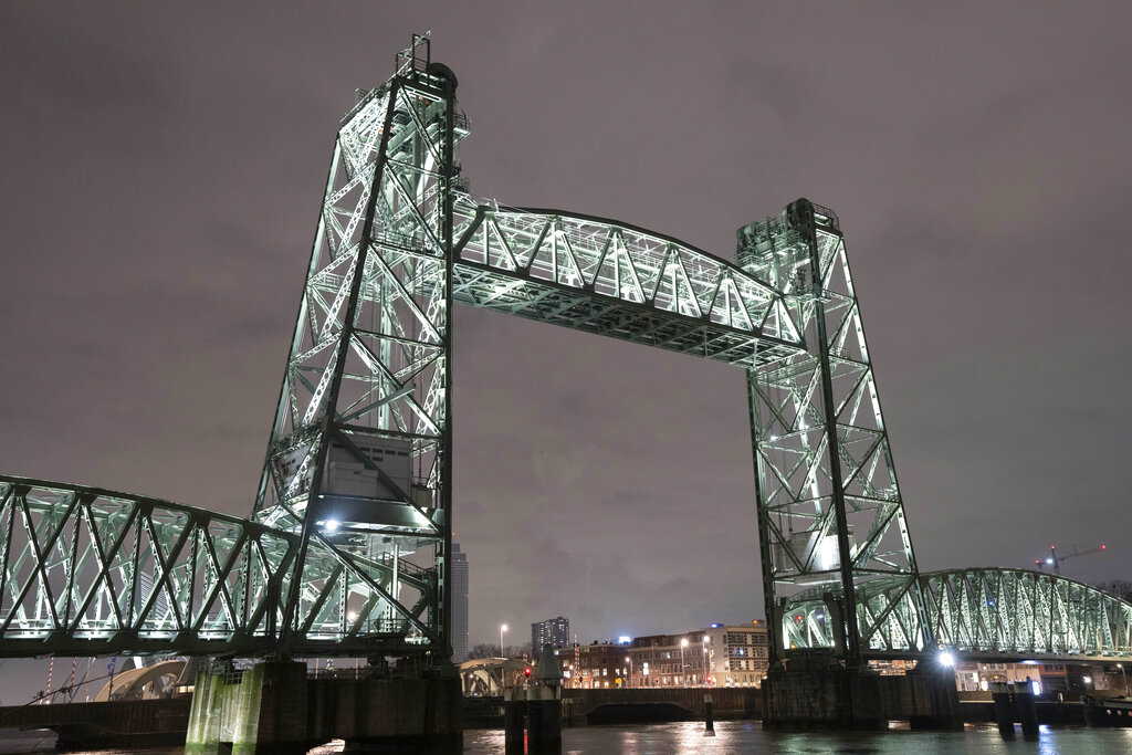 El puente de la ciudad de Roterdam será desmantelado temporalmente. (Foto: AP)