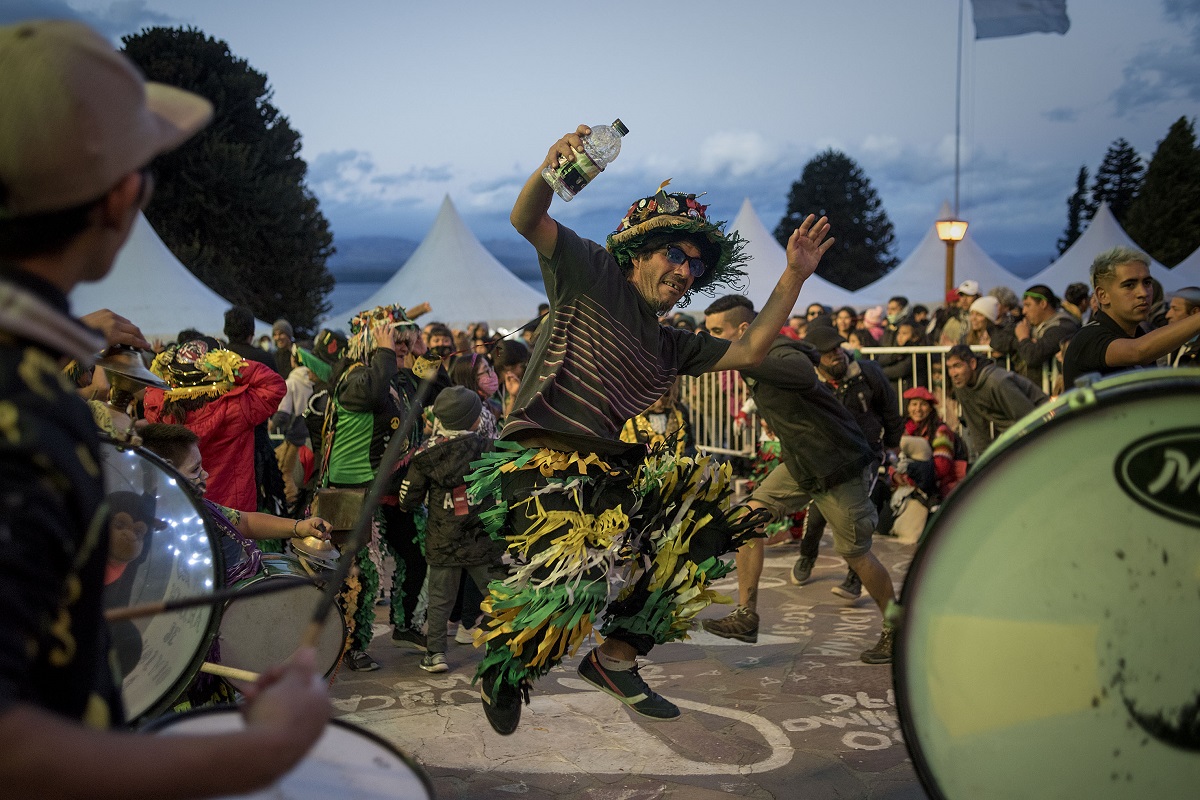 Bariloche celebra el Carnaval en su décima edición y desde el sábado llegan las murgas al Centro Cívico. Archivo