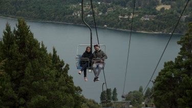 Los turistas ascienden al Campanario a través de una silla doble. Foto: archivo