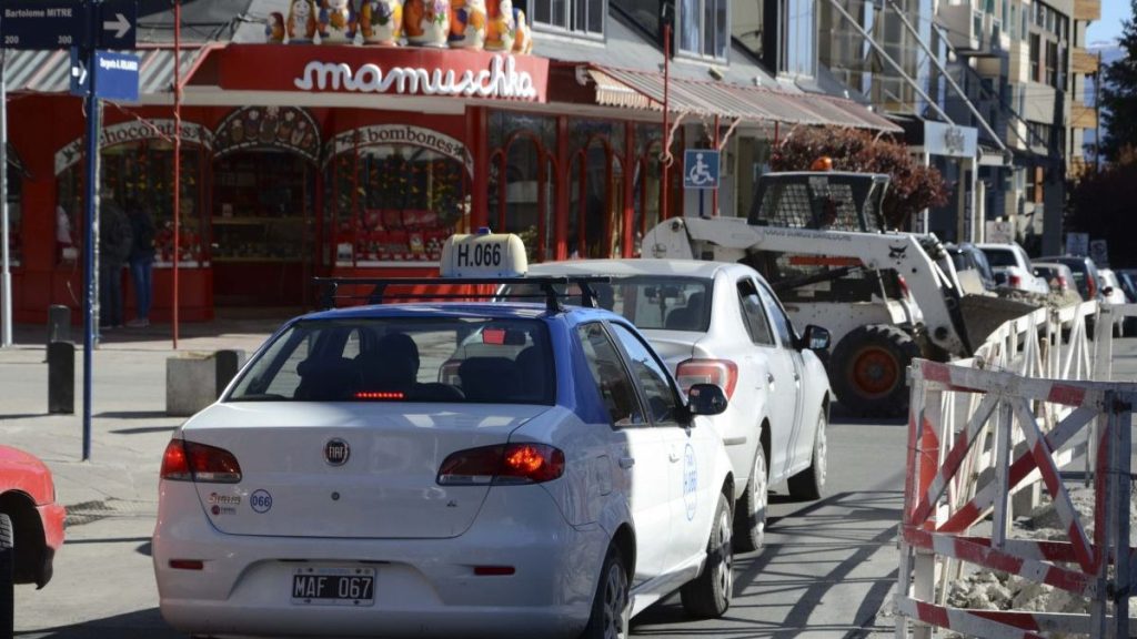 Los propietarios de taxis de Bariloche van por un nuevo aumento thumbnail