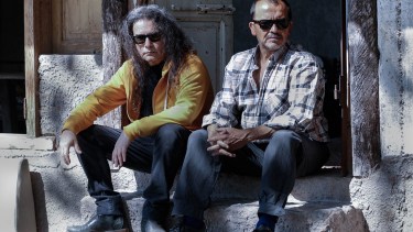 Barrientos y Orozco. En 2004, debutaron con “Celador de sueños”, cuyo tema homónimo grabó Mercedes Sosa en su disco “Cantoras”, con la participación del dúo y de Gustavo Santaolalla.