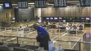 La guerra entre Rusia y Ucrania impacta en el mercado argentino: caen acciones, bonos y sube el riesgo país