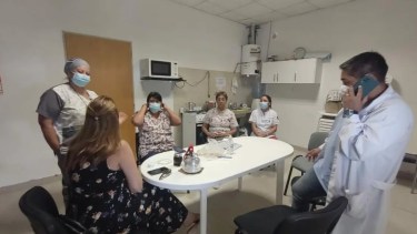 En el encuentro también estuvo presente el director del hospital de Regina, Osvaldo Ruíz Díaz