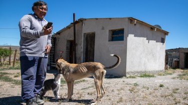 Vecinos del paraje recibieron con gran entusiasmo la llegada del Internet. Foto: Gentileza Laura Toso. 