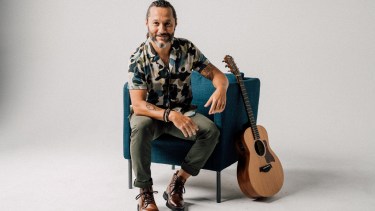 Nominado al Latin Grammy como Mejor Álbum Vocal Pop Tradicional, “Atlántico a pie” tiene una fuerte impronta multicultural.