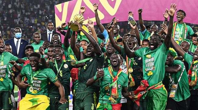 Los festejos de Senegal campeón llegaron hasta Las Grutas