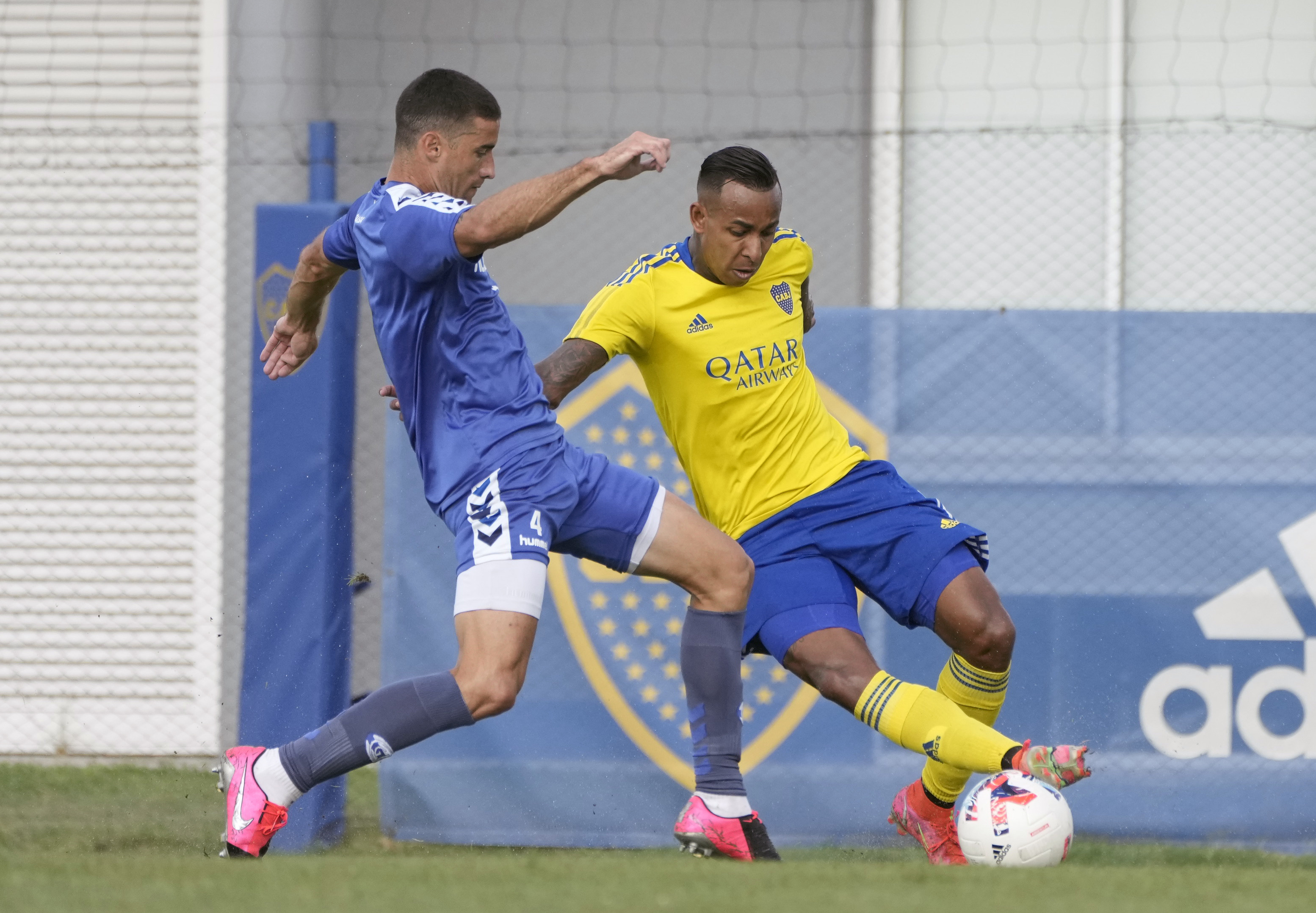 Sebastián Villa fue titular contra Gimnasia en el empate 2 a 2. Foto: prensa Boca 