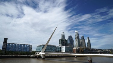 Puerto Madero es uno de los lugares segmentados que podrían pagar la tarifa plena de luz. Foto: Twitter @turismobaok 