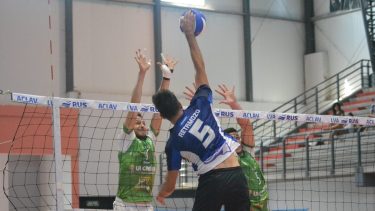 El Dino perdió su tercer partido seguido por 3 a 0. (Foto: Prensa Aclav)