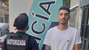 Detuvieron al cantante El Noba por andar en una moto robada
