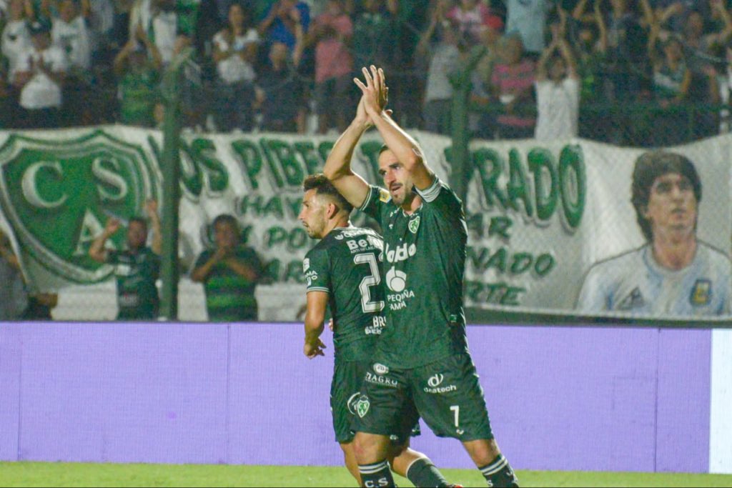 Licha no tardó en hacer su primer gol en Sarmiento.