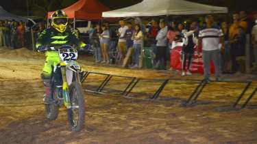 El supercross define a los campeones del verano en Neuquén