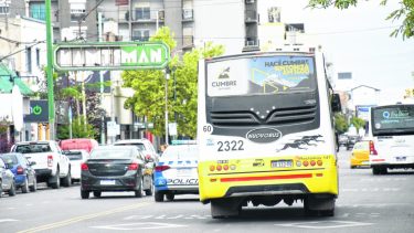 En total funcionaron 50 unidades, que circularon con una frecuencia equivalente a la de un día sábado. Foto Florencia Salto.