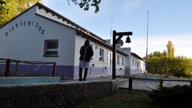 Unas 40 escuelas de parajes rurales de la Región Sur y la Zona Andina abren sus puertas para el nuevo ciclo lectivo. Archivo 