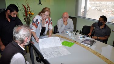 La intendente Mabel Yahuar recibió hoy al secretario de Estado de Planificación y flamante vice presidente de INVAP y al presidente de Eólica Rionegrina, Hugo Brendstrup. Foto: José Mellado.