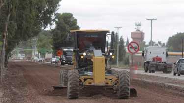 Avanzan los trabajos entre rotondas, en Centenario
